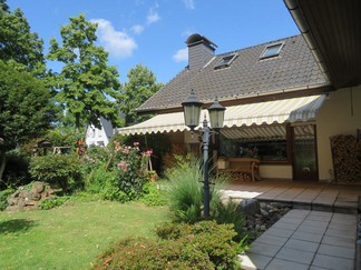 2-Familienhaus mit Gartenparadies in B. O.-Werste